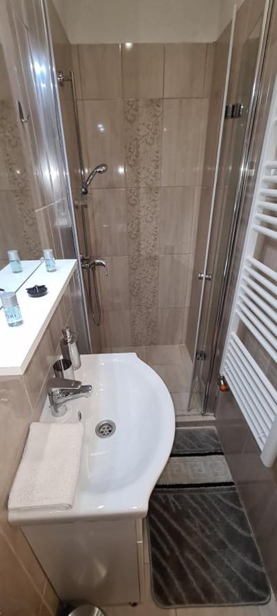 Rozsa Apartmanhaz Сегед Экстерьер фото