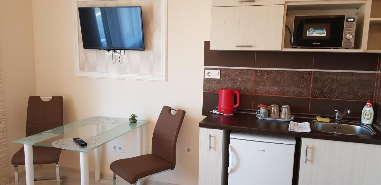 Rozsa Apartmanhaz Сегед Экстерьер фото