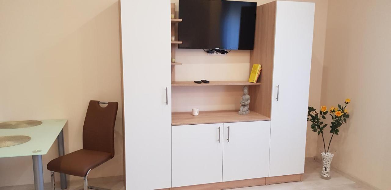 Rozsa Apartmanhaz Сегед Экстерьер фото