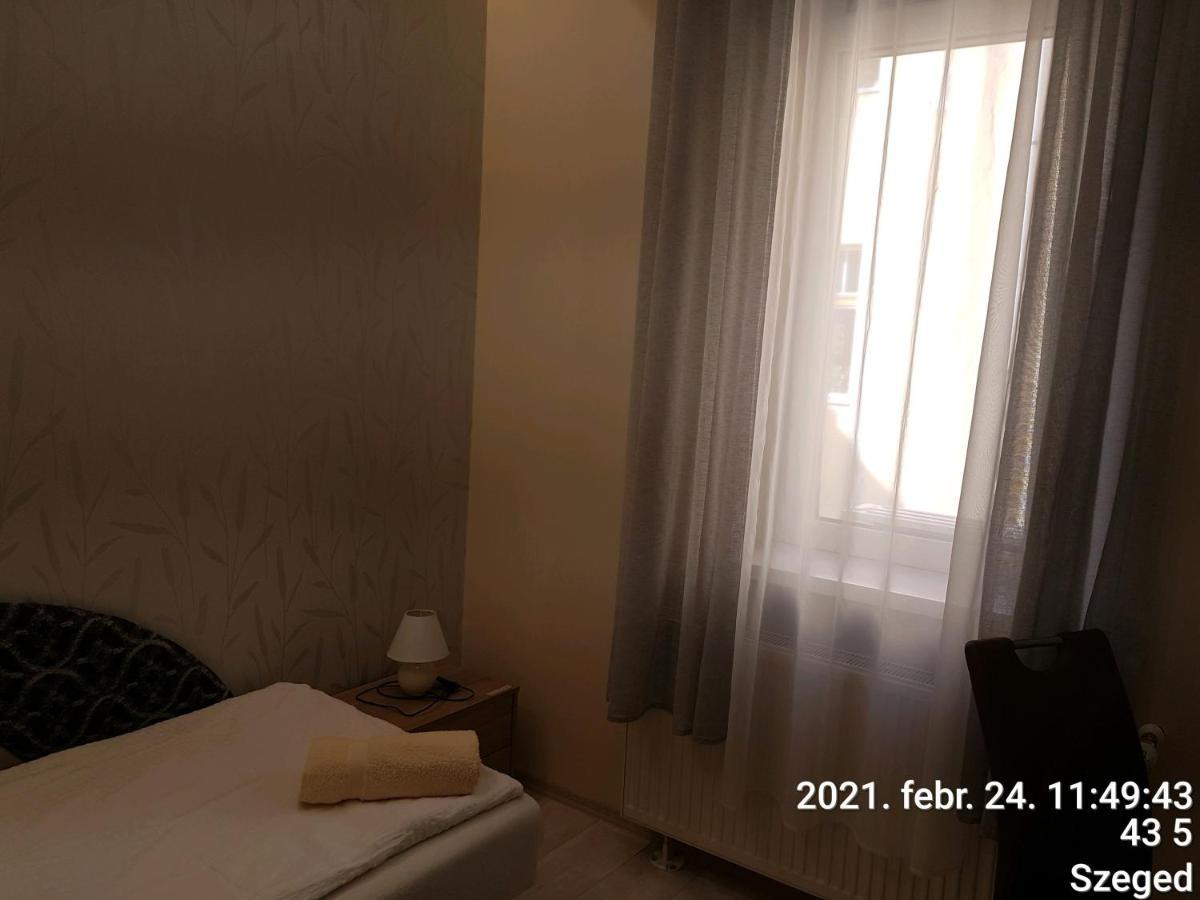 Rozsa Apartmanhaz Сегед Экстерьер фото