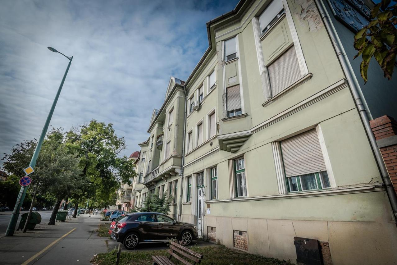 Rozsa Apartmanhaz Сегед Экстерьер фото